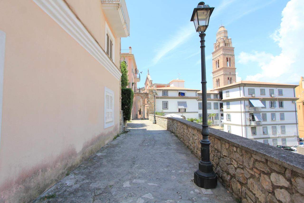 Hotel Sapore di Mare al Duomo Gaeta Esterno foto